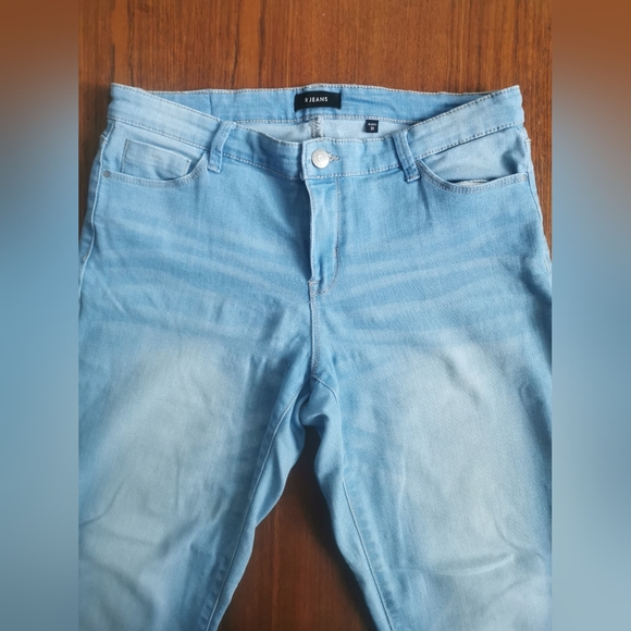 R Jeans - Picture 3 of 4